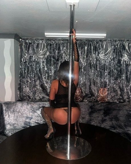 Foto di nudo di fuga di OnlyFans di Ophelia Belle