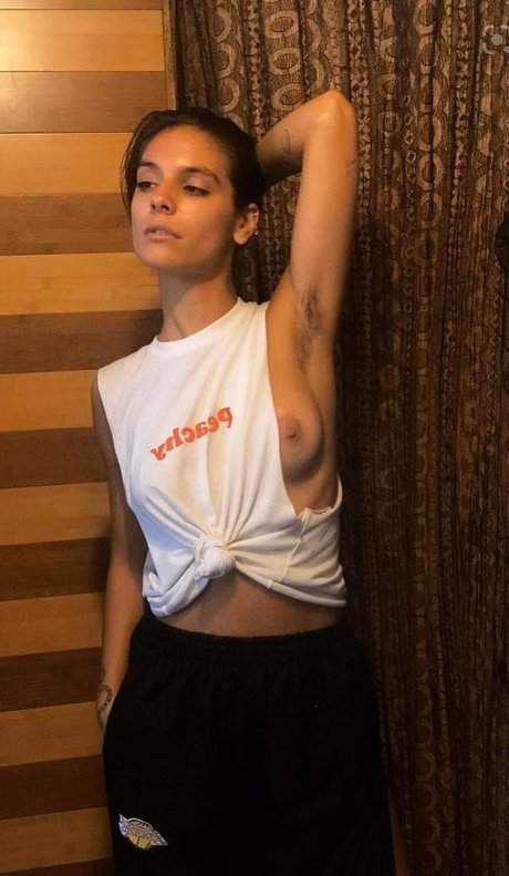 Foto di nudo di fuga di OnlyFans di Caitlin Stasey