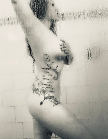 Foto di nudo di fuga di OnlyFans di Shaul Guerrero