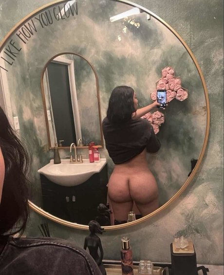 Foto di nudo di fuga di OnlyFans di Valentinanap