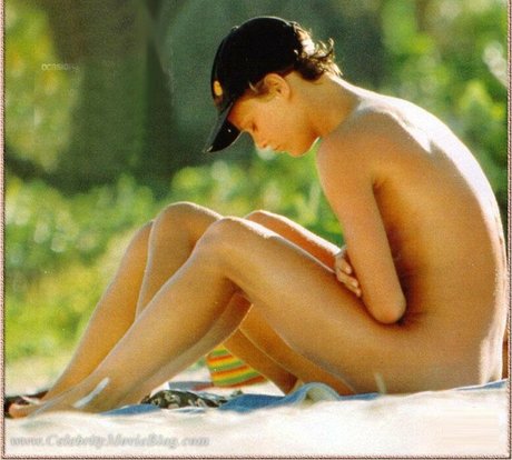 Foto di nudo di fuga di OnlyFans di Vanessa Paradis