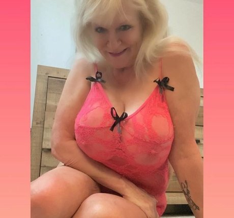 Sandie Lee