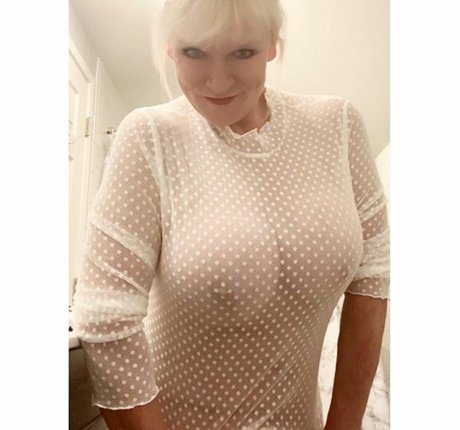 Sandie Lee