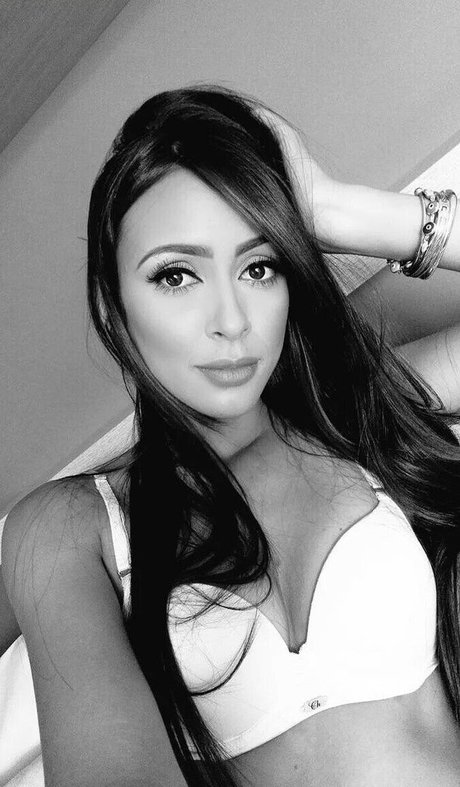 Foto di nudo di fuga di OnlyFans di Caro Ortiz