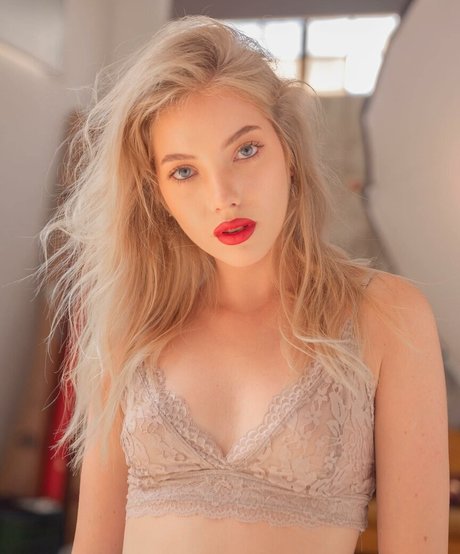 Foto di nudo di fuga di OnlyFans di Bella Zelentsova