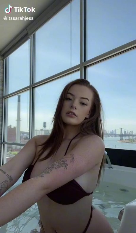 Foto di nudo di fuga di OnlyFans di Sarah Jess Barton