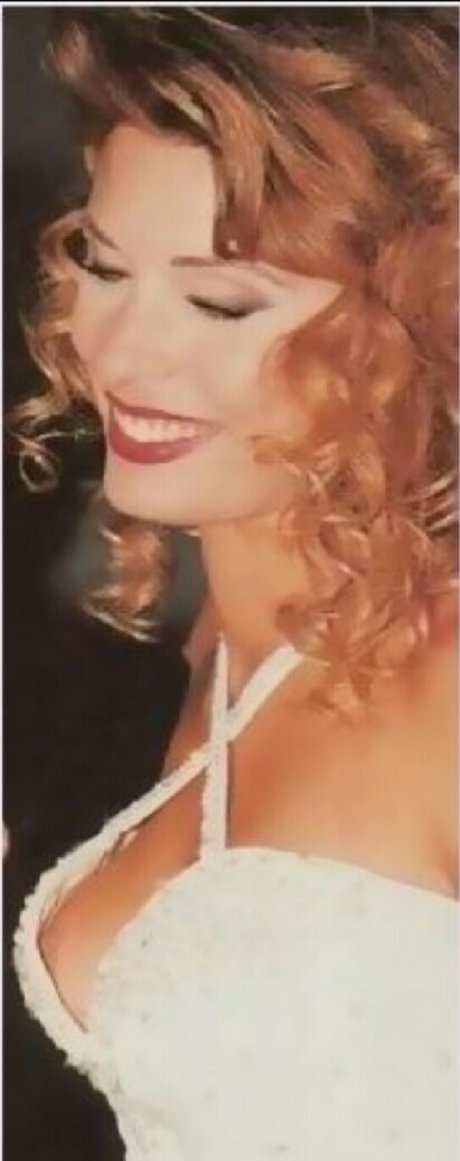 Foto di nudo di fuga di OnlyFans di Eleni Menegaki