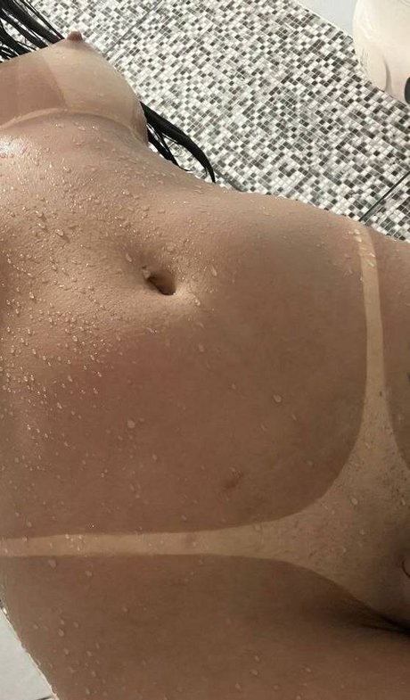 Foto di nudo di fuga di OnlyFans di Aline Vitoria