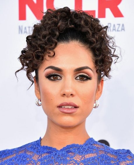 Andrea Sixtos