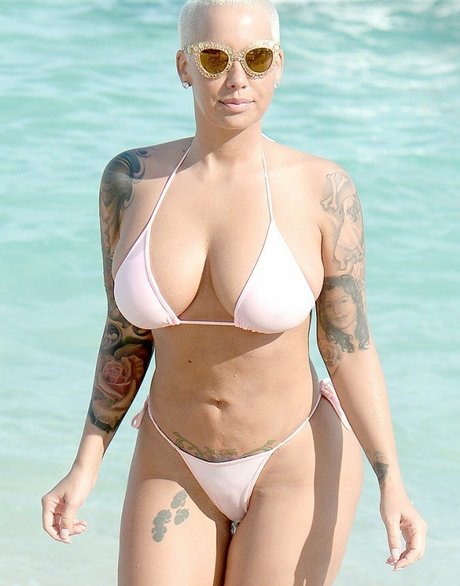 Foto di nudo di fuga di OnlyFans di Amber Levonchuck