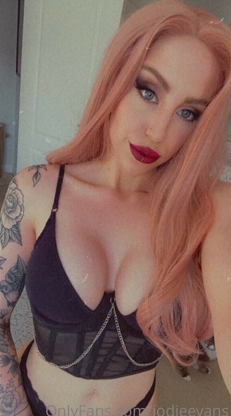 Foto di nudo di fuga di OnlyFans di Jodie Evans