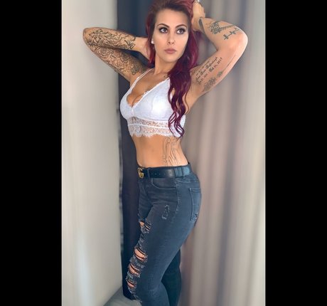 Foto di nudo di fuga di OnlyFans di Tattedmama44