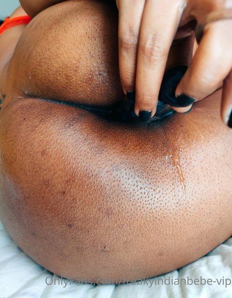 Foto di nudo di fuga di OnlyFans di Freakyindianbebe
