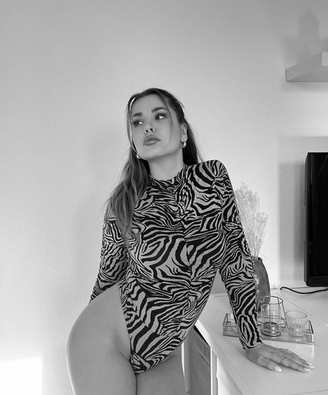 Foto di nudo di fuga di OnlyFans di Sinarittinger