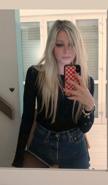 Foto di nudo di fuga di OnlyFans di Maddielena