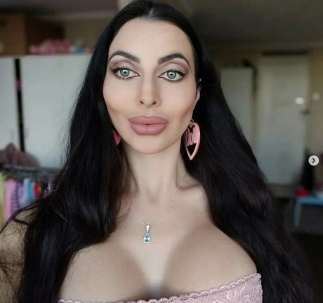 Foto di nudo di fuga di OnlyFans di Angelina Bellucci
