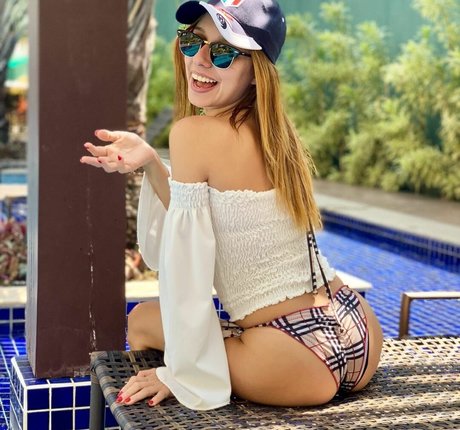 Foto di nudo di fuga di OnlyFans di Kethleenmarino