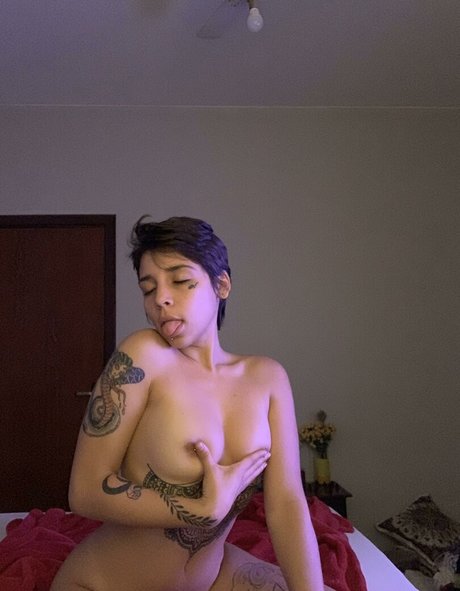 Foto di nudo di fuga di OnlyFans di Bruna Martins