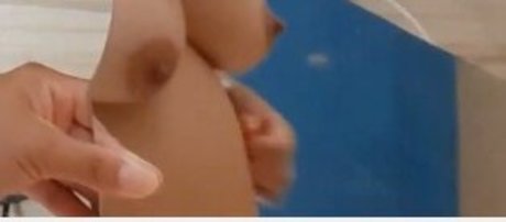 Foto di nudo di fuga di OnlyFans di Linda Top