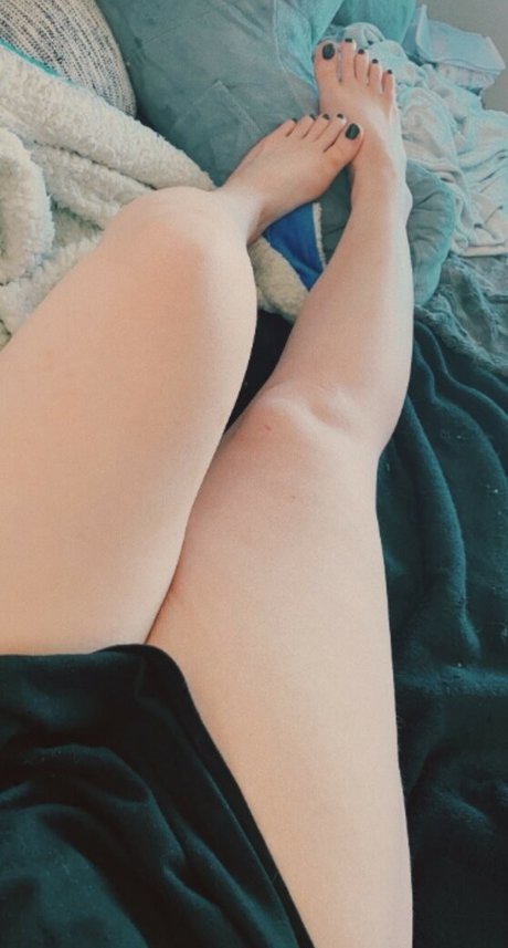 Foto di nudo di fuga di OnlyFans di Floralis