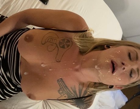 Foto di nudo di fuga di OnlyFans di Danni Daniels