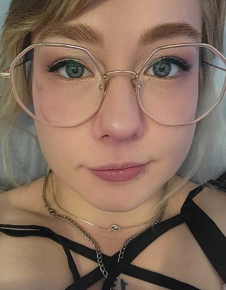 Foto di nudo di fuga di OnlyFans di Goddess Syrein