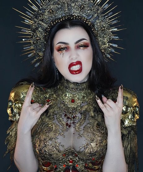 Threnody In Velvet
