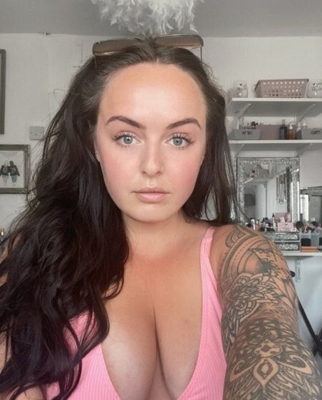 Foto di nudo di fuga di OnlyFans di Missshelbyrae