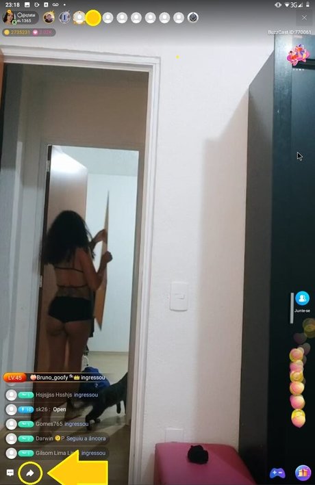 Foto di nudo di fuga di OnlyFans di Buzzcast