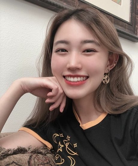 Foto di nudo di fuga di OnlyFans di Yoojin