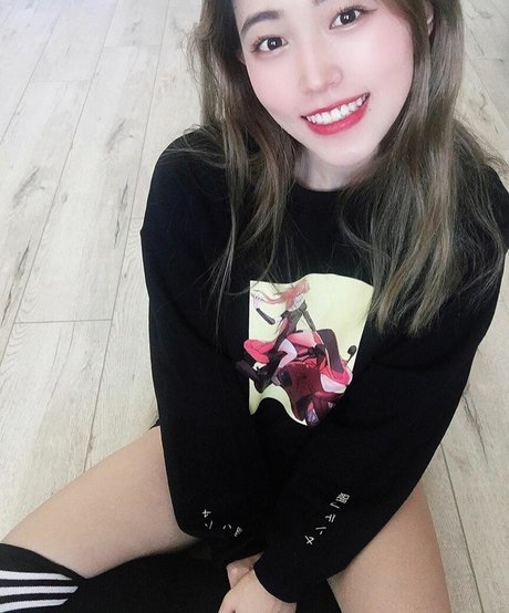 Foto di nudo di fuga di OnlyFans di Yoojin