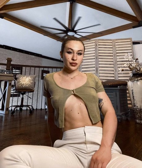 Foto di nudo di fuga di OnlyFans di Kissfromlo