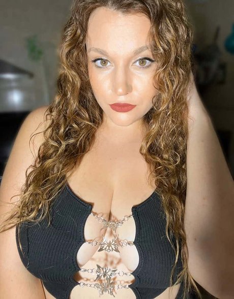 Carmen Curvy