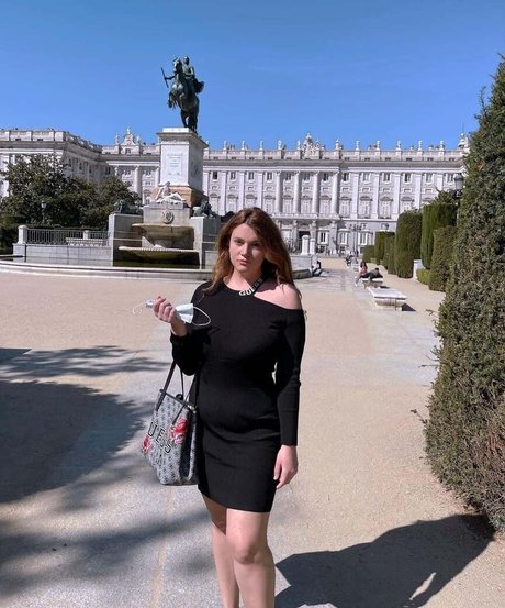 Foto di nudo di fuga di OnlyFans di Carmen Curvy