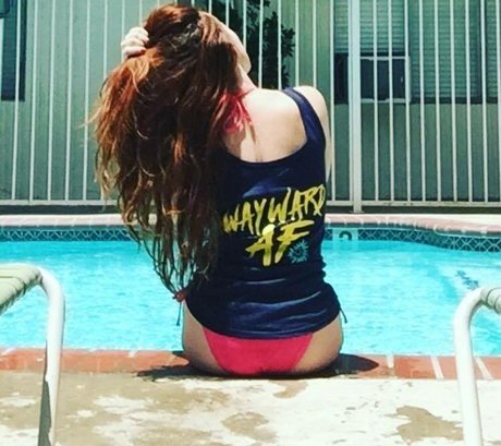 Foto di nudo di fuga di OnlyFans di Ruth Connell