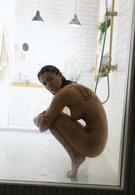 Foto di nudo di fuga di OnlyFans di Alice Kelly