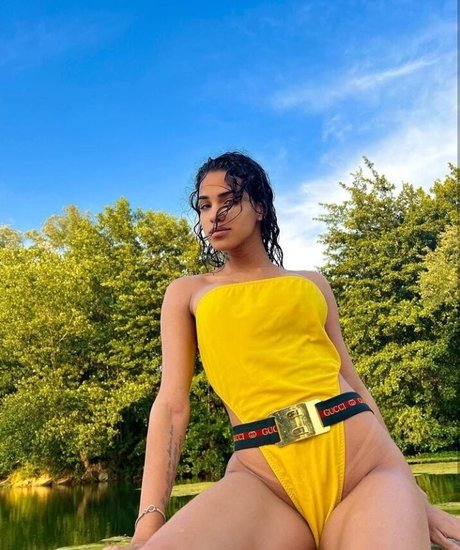 Foto di nudo di fuga di OnlyFans di Juju Araujo