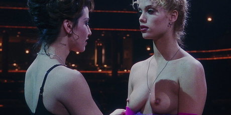 Foto di nudo di fuga di OnlyFans di Elizabeth Berkley