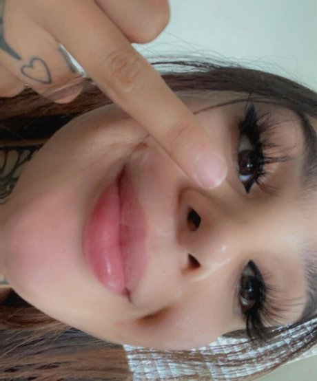 Foto di nudo di fuga di OnlyFans di Serrahthebiker