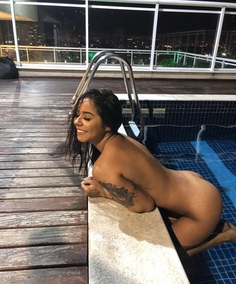 Foto di nudo di fuga di OnlyFans di Julia Peixoto