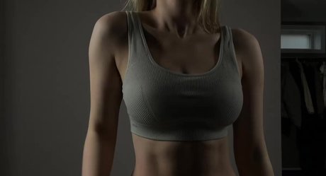 Foto di nudo di fuga di OnlyFans di Nerushimav Lera