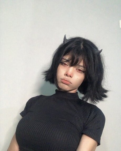 Foto di nudo di fuga di OnlyFans di Mikaccr