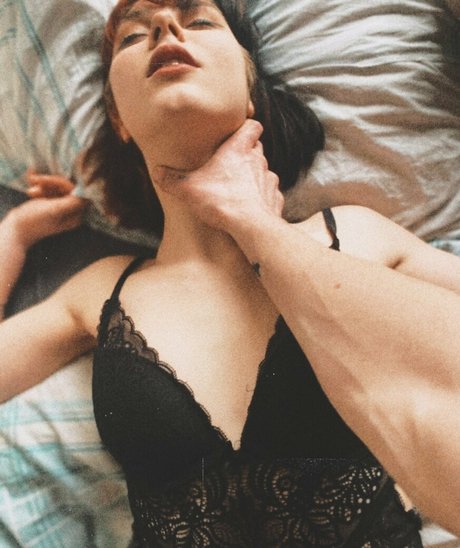 Foto di nudo di fuga di OnlyFans di Malena Rutter