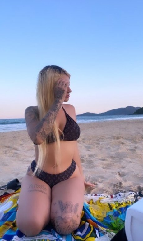 Foto di nudo di fuga di OnlyFans di Babyjusz