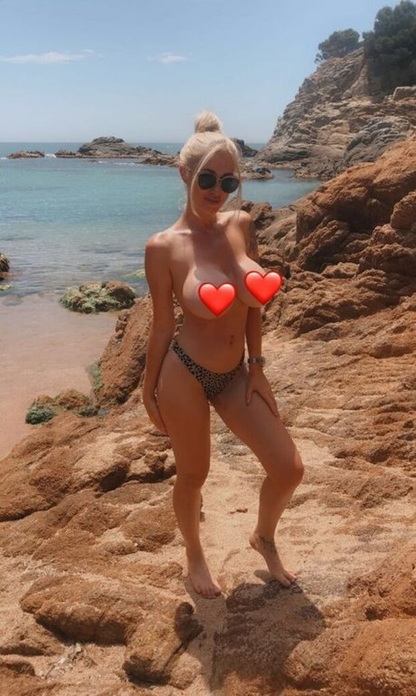 Foto di nudo di fuga di OnlyFans di Annawhitebunny