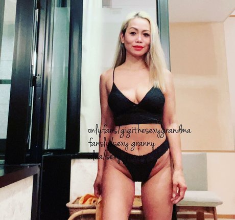 Foto di nudo di fuga di OnlyFans di Stillsexylola