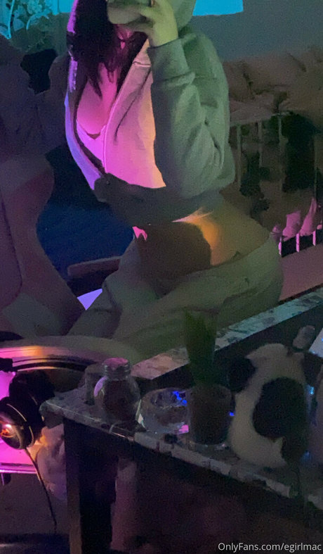 Foto di nudo di fuga di OnlyFans di Egirlmac