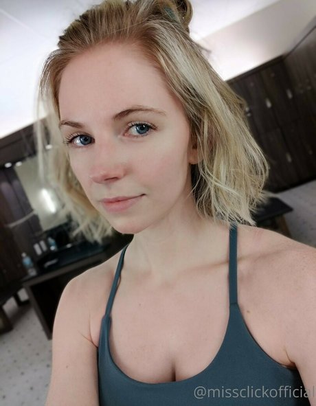 Foto di nudo di fuga di OnlyFans di Missclicklive