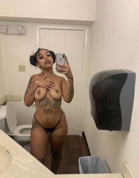 Foto di nudo di fuga di OnlyFans di Drisuschrist