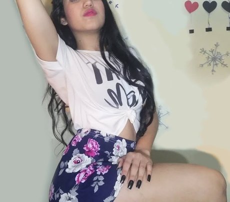Foto di nudo di fuga di OnlyFans di Elis Scratching Asmr